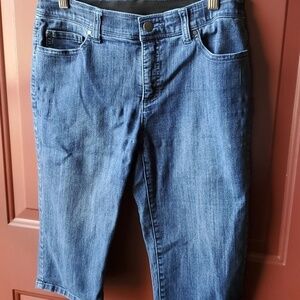 Chico's Fabulously Slimming Bermuda Jean shorts size 00 (xs size 2)